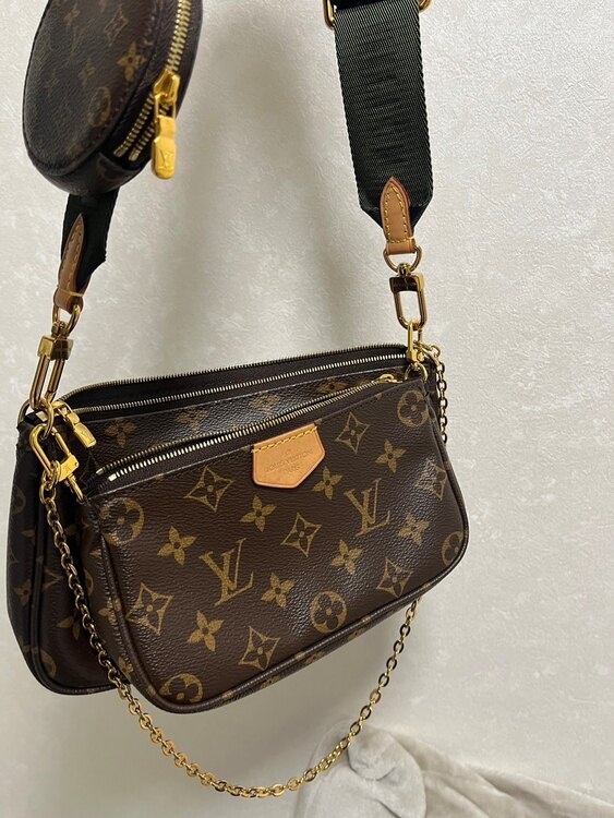 sp4220（ブランドバッグ）の商品画像 - 査定依頼日：2025年1月4日 - 最高査定価格：230,000円