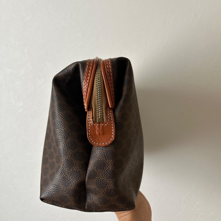 セリーヌ  （ブランドバッグ）の商品画像 - 査定依頼日：2026年4月15日 - 最高査定価格：20,000円