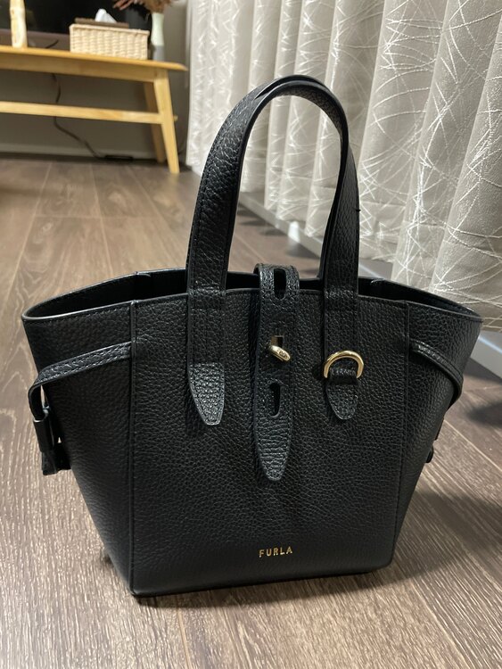 その他 フルラ （ブランドバッグ）の商品画像 - 査定依頼日：2025年1月5日 - 最高査定価格：3,500円