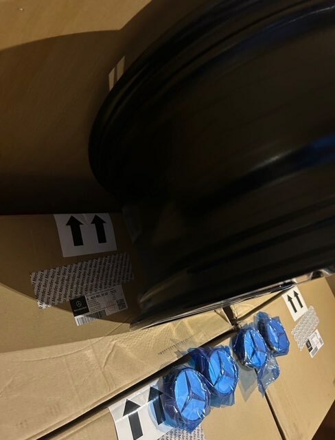 メルセデス　AMG G450D ローンチエディション　２０インチ　アルミホイール（カー用品）の商品画像 - 査定依頼日：2025年3月24日 - 最高査定価格：120,000円