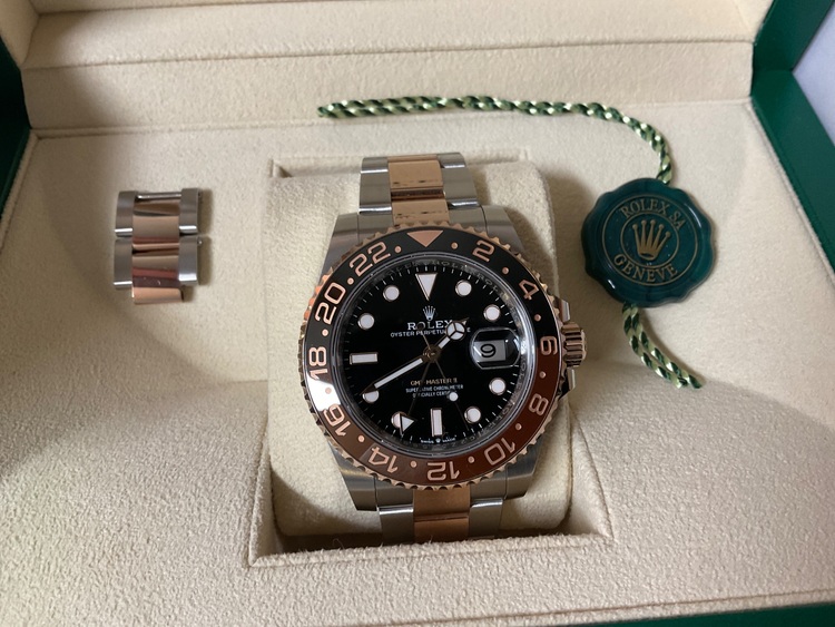 ロレックス GMTマスター （高級時計）の商品画像 - 査定依頼日：2025年6月21日 - 最高査定価格：3,020,000円