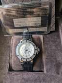 ロベルト・カヴァリ（高級時計）の商品画像 - 査定依頼日：2024年6月30日 - 最高査定価格：25,000円