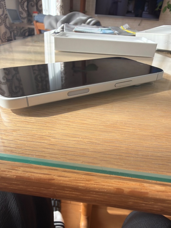 iPhone 16 256GB SIMフリー（スマホ）の商品画像 - 査定依頼日：2026年1月22日 - 最高査定価格：86,000円