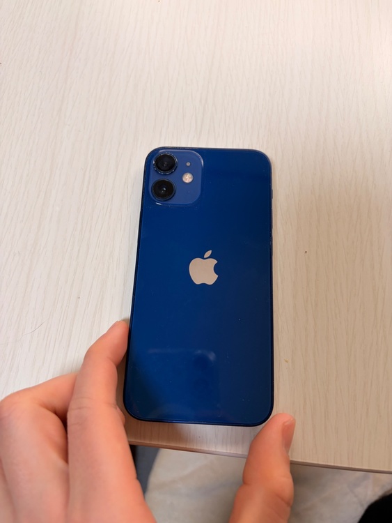 iPhone 12 mini 128GB docomo（スマホ）の商品画像 - 査定依頼日：2026年3月9日 - 最高査定価格：18,000円