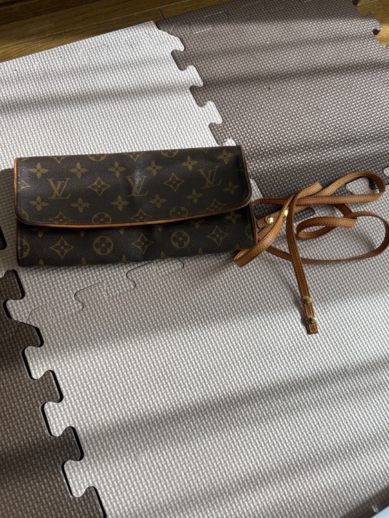 ポシェットツイン（ブランドバッグ）の商品画像 - 査定依頼日：2026年3月10日 - 最高査定価格：100,000円