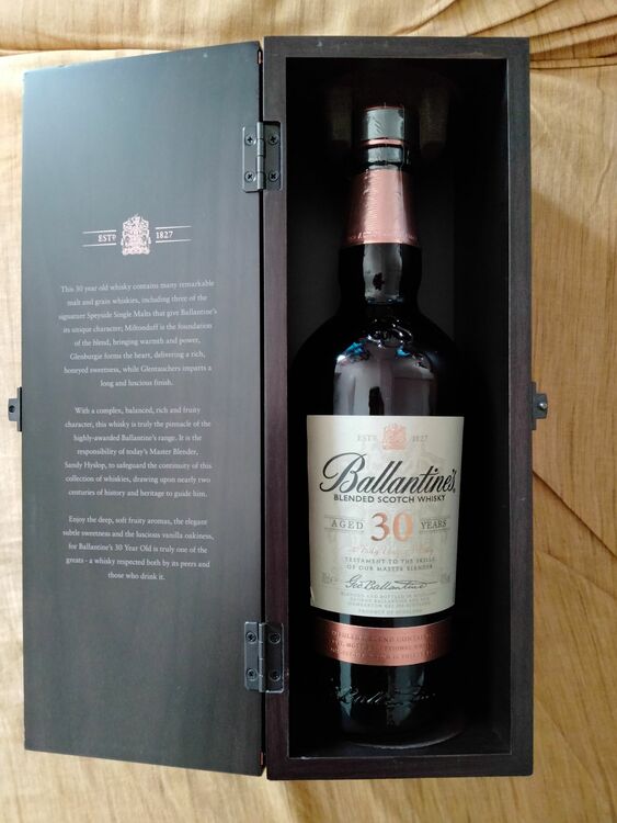 バレンタイン30年（お酒）の商品画像 - 査定依頼日：2025年9月19日 - 最高査定価格：27,500円
