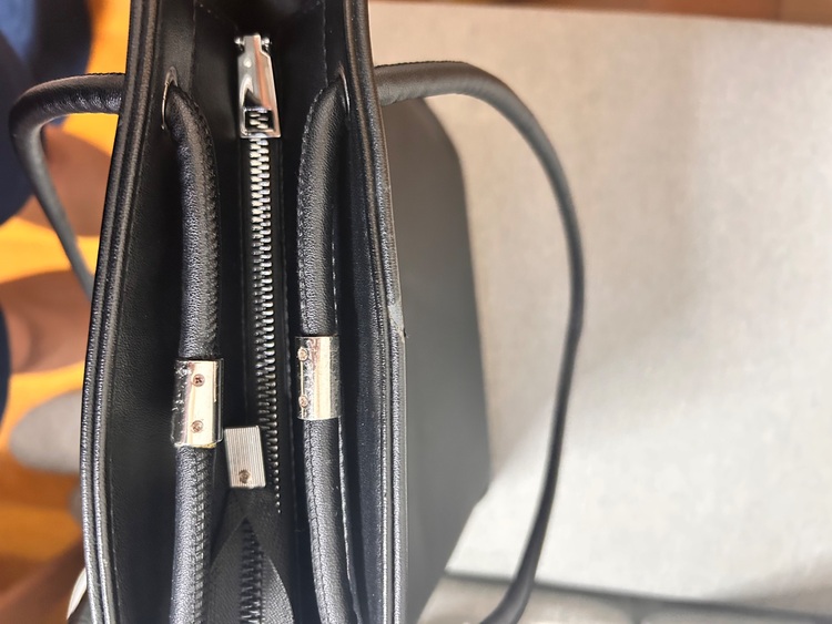 バレンシアガ  （ブランドバッグ）の商品画像 - 査定依頼日：2025年11月2日 - 最高査定価格：30,000円