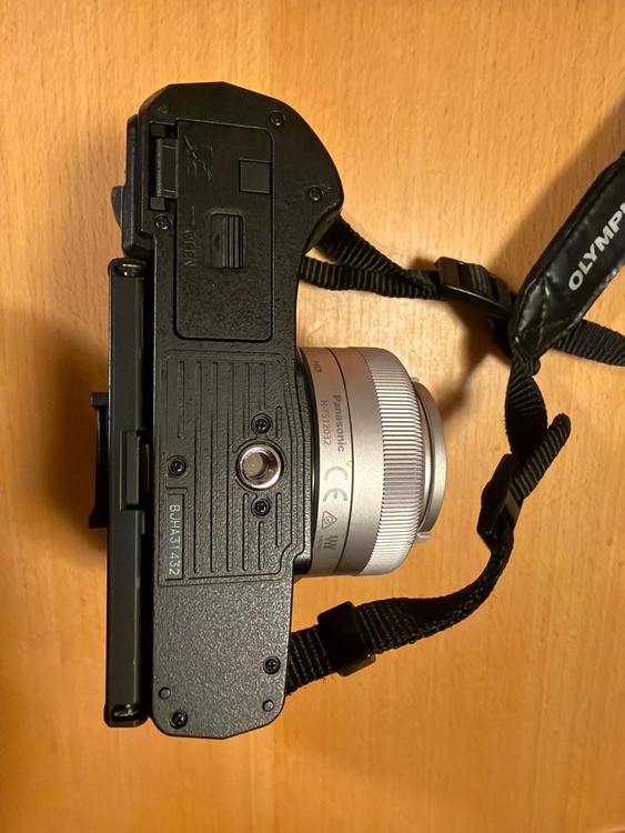 OLYMPUS OM-D E-M10（カメラ）の商品画像 - 査定依頼日：2026年5月10日 - 最高査定価格：20,100円