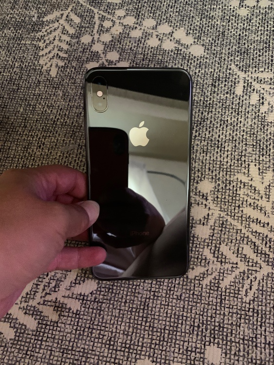 iPhone iPhoneXS Max 256GB au（スマホ）の商品画像 - 査定依頼日：2026年8月1日 - 最高査定価格：17,000円