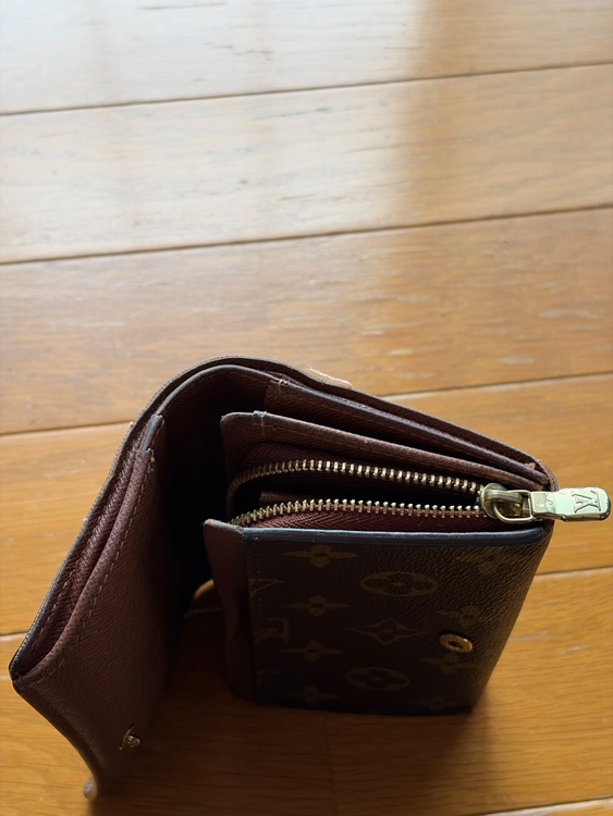 財布（ブランド財布・小物）の商品画像 - 査定依頼日：2026年4月8日 - 最高査定価格：7,000円