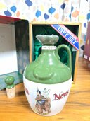 ベンネヴィス特級陶器デキャンタ 箱・冊子完備（お酒）の商品画像 - 査定依頼日：2026年8月13日 - 最高査定価格：3,000円