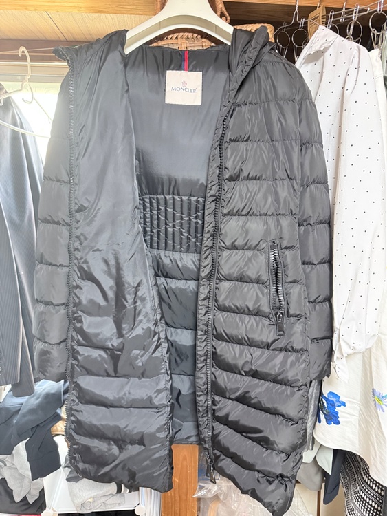 MONCLER TALEVE ダウン（古着・ファッション）の商品画像 - 査定依頼日：2026年2月5日 - 最高査定価格：20,000円