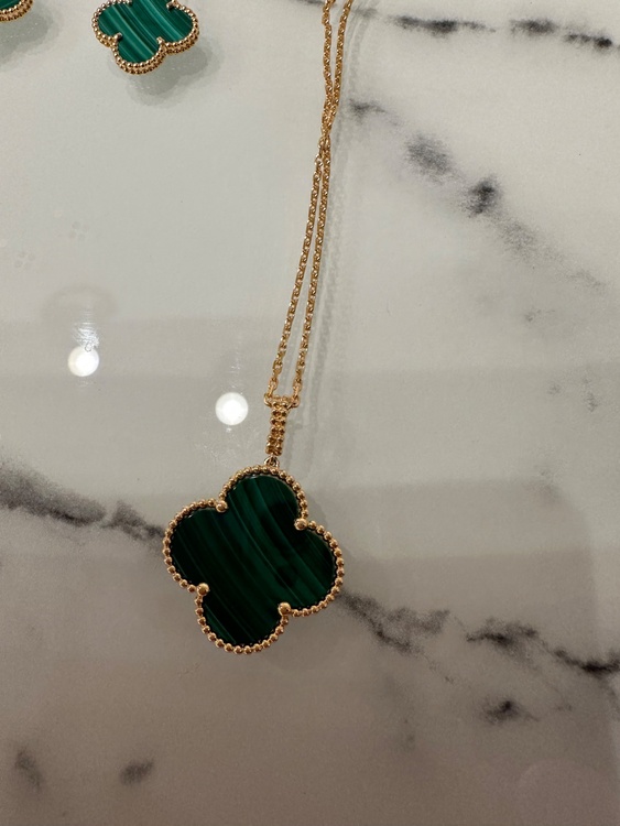 ヴァンクリ　マジックアルハンブラ　ネックレス（金・貴金属）の商品画像 - 査定依頼日：2026年3月2日 - 最高査定価格：750,000円