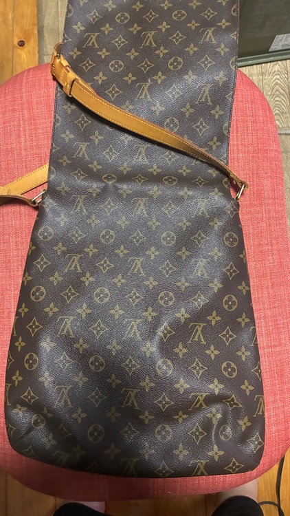 モノグラムショルダー　（ブランドバッグ）の商品画像 - 査定依頼日：2026年3月14日 - 最高査定価格：50,000円