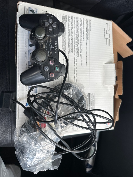 SCPH-79000 CB（ゲーム機本体・ゲームソフト）の商品画像 - 査定依頼日：2025年8月17日 - 最高査定価格：3,000円