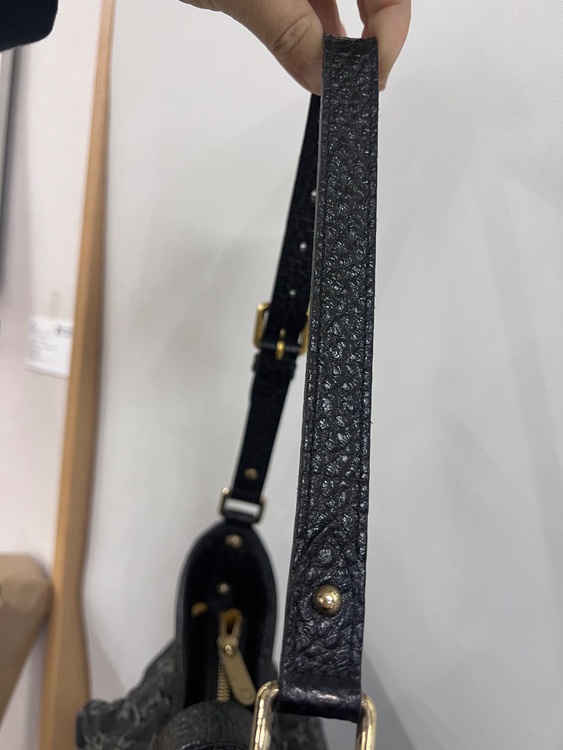 ショルダーバッグブラックデニム（ブランドバッグ）の商品画像 - 査定依頼日：2026年3月5日 - 最高査定価格：100,000円