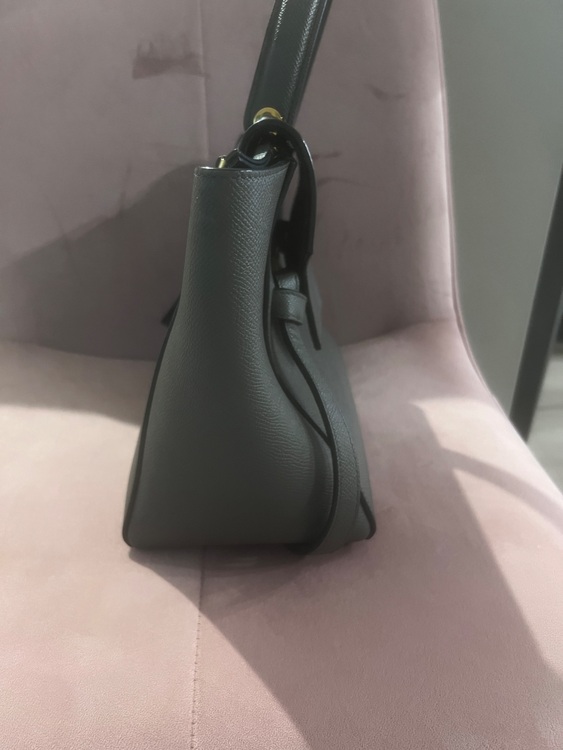 セリーヌマイクロベルトバック（ブランドバッグ）の商品画像 - 査定依頼日：2025年9月30日 - 最高査定価格：150,000円