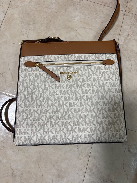 マイケルコース　バッグ（ブランドバッグ）の商品画像 - 査定依頼日：2026年3月29日 - 最高査定価格：100,000円