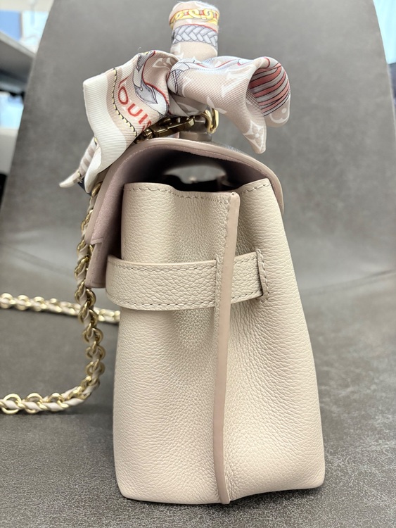 ロックミーエヴァー mini（ブランドバッグ）の商品画像 - 査定依頼日：2025年6月19日 - 最高査定価格：300,000円