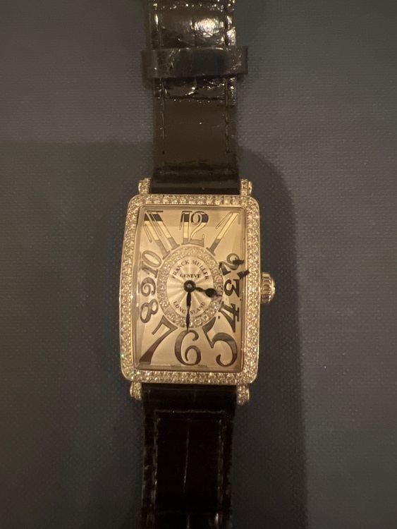 フランクミュラー ロングアイランド （高級時計）の商品画像 - 査定依頼日：2025年7月7日 - 最高査定価格：650,000円