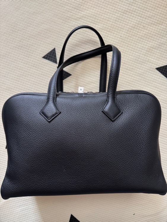 ヴィクトリア35（ブランドバッグ）の商品画像 - 査定依頼日：2025年12月20日 - 最高査定価格：450,000円