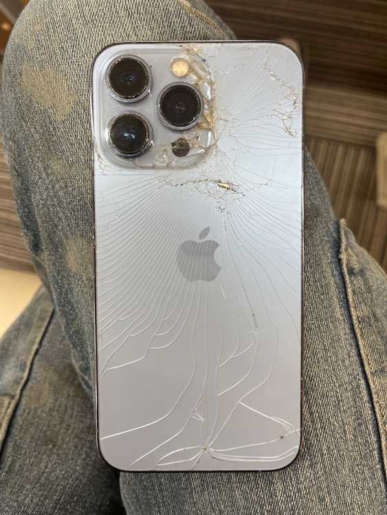 iPhone 13 Pro 256GB au（スマホ）の商品画像 - 査定依頼日：2026年5月13日 - 最高査定価格：41,000円