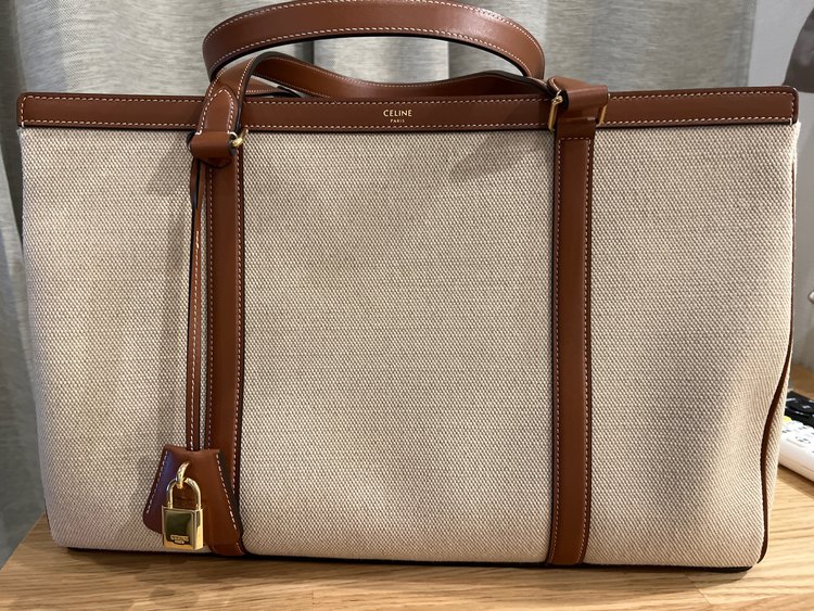 ミディアム カバ 16（セーズ） / テキスタイル＆カーフスキン ナチュラル /（ブランドバッグ）の商品画像 - 査定依頼日：2022年9月29日 - 最高査定価格：65,000円