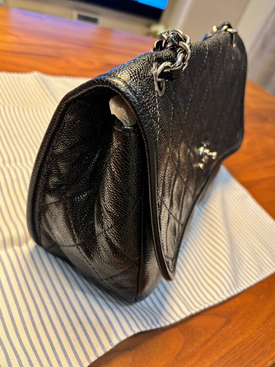 キャビアスキンのフラップバッグ（ブランドバッグ）の商品画像 - 査定依頼日：2025年1月24日 - 最高査定価格：350,000円
