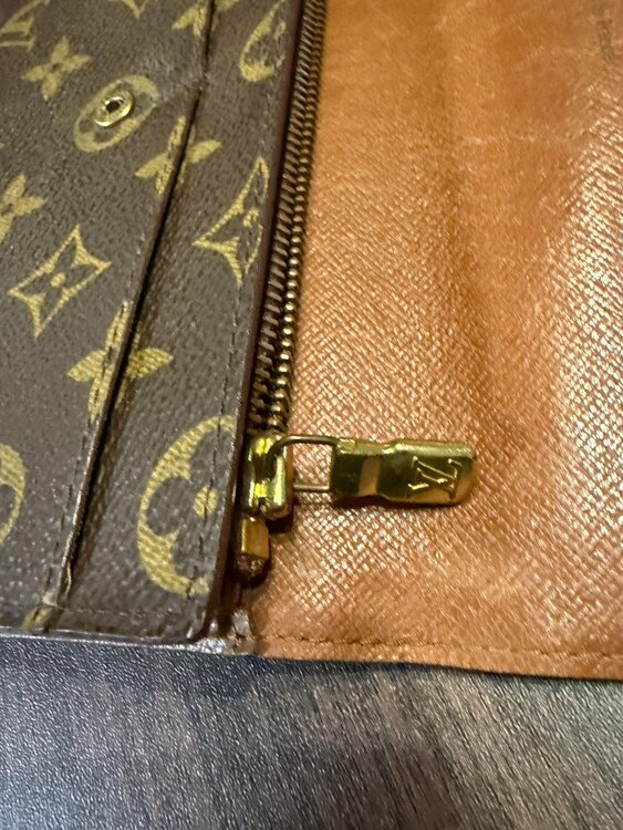 長財布（ブランド財布・小物）の商品画像 - 査定依頼日：2026年2月4日 - 最高査定価格：5,000円