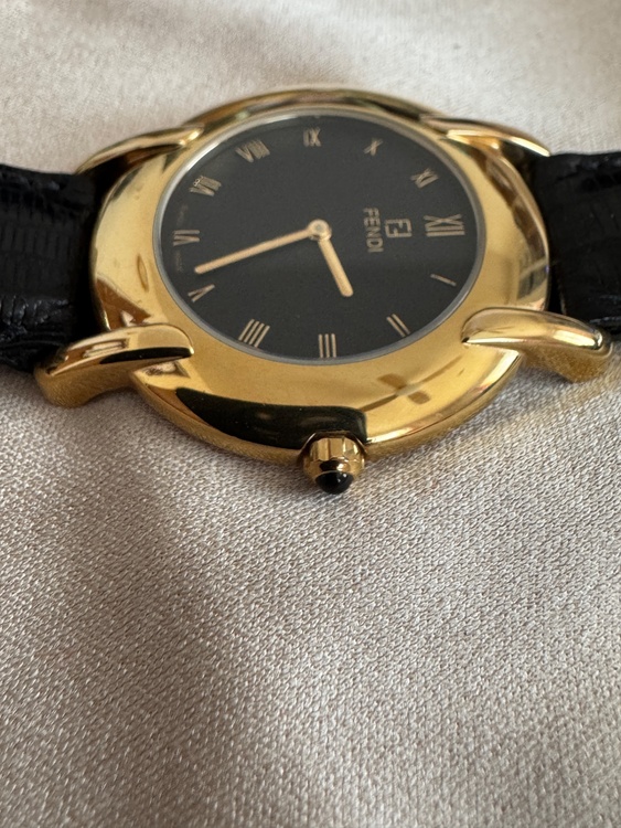 FENDI腕時計（電池切れ）ボーイズ（高級時計）の商品画像 - 査定依頼日：2026年3月15日 - 最高査定価格：2,000円