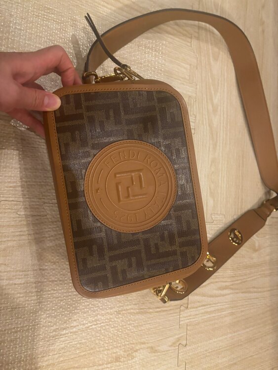 フェンディ  （ブランドバッグ）の商品画像 - 査定依頼日：2025年2月15日 - 最高査定価格：120,000円