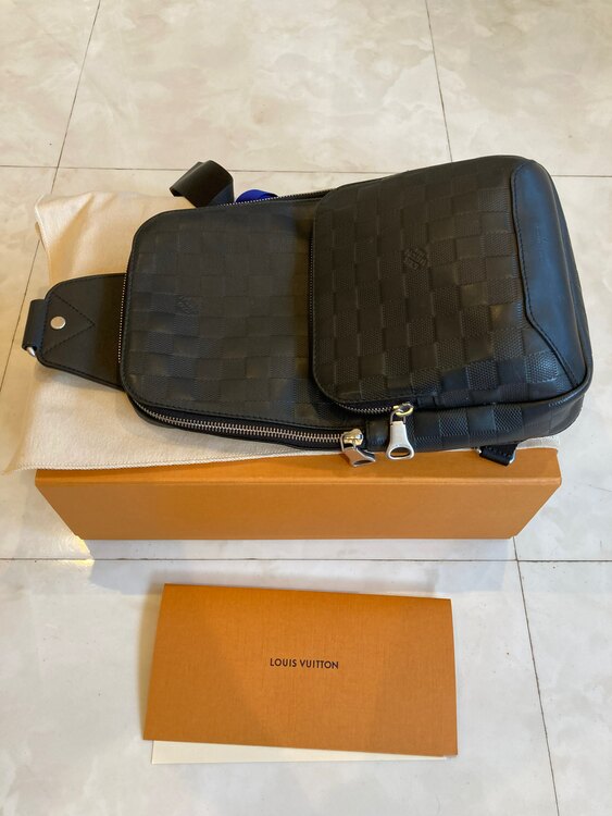 ルイヴィトン ダミエアンフィニ アヴェニュ スリングバッグ ボディバッグ（ブランドバッグ）の商品画像 - 査定依頼日：2024年3月30日 - 最高査定価格：180,000円