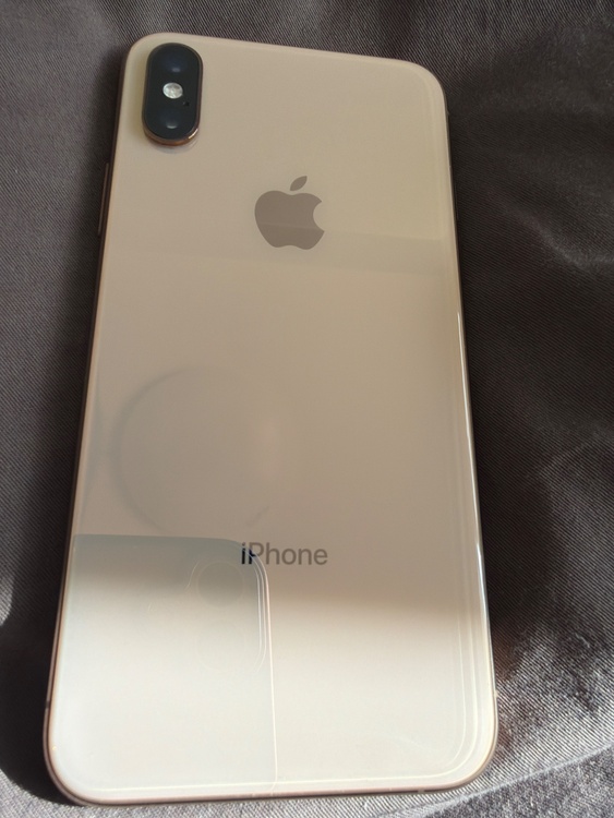 iPhoneXS 256GB docomo（スマホ）の商品画像 - 査定依頼日：2026年4月11日 - 最高査定価格：16,000円