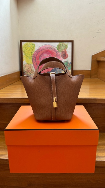 ピコタンpm（ブランドバッグ）の商品画像 - 査定依頼日：2026年4月22日 - 最高査定価格：680,000円
