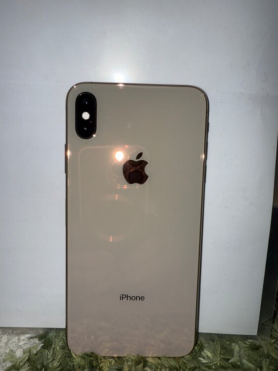 iPhoneXS Max 256GB docomo（スマホ）の商品画像 - 査定依頼日：2025年2月24日 - 最高査定価格：24,000円