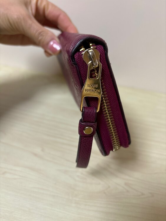 アンプラントジッピーウォレット（ブランド財布・小物）の商品画像 - 査定依頼日：2025年3月31日 - 最高査定価格：15,000円