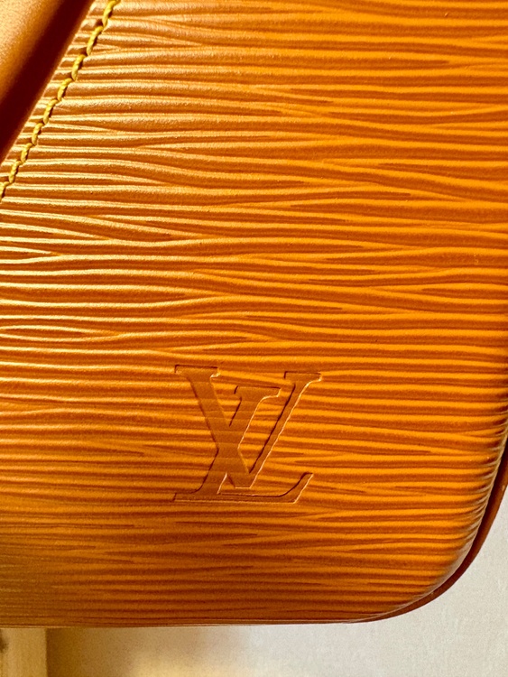 LOUIS VUITTON エピヴォルテール　ケニアブラウンM52438 新同品（ブランドバッグ）の商品画像 - 査定依頼日：2026年2月4日 - 最高査定価格：40,000円