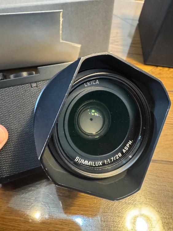 Q2（カメラ）の商品画像 - 査定依頼日：2026年1月11日 - 最高査定価格：360,000円