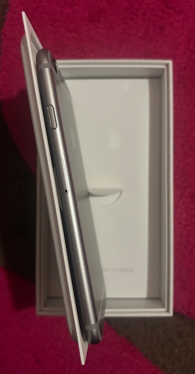 Apple iPhone 6 16GB シルバー（スマホ）の商品画像 - 査定依頼日：2025年11月15日 - 最高査定価格：1,500円