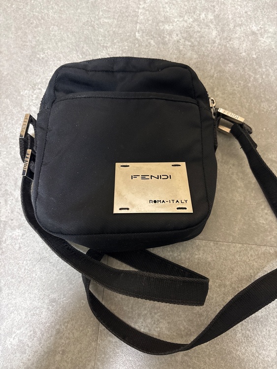 フェンディ  （ブランドバッグ）の商品画像 - 査定依頼日：2026年1月5日 - 最高査定価格：10,000円