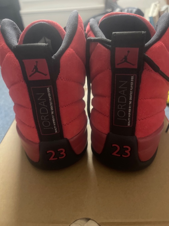 NIKE AIRジョーダン12 リバースフルゲーム（古着・ファッション）の商品画像 - 査定依頼日：2026年2月11日 - 最高査定価格：12,000円