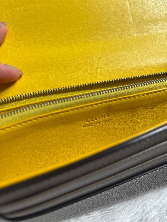 長財布（ブランド財布・小物）の商品画像 - 査定依頼日：2025年12月17日 - 最高査定価格：3,000円