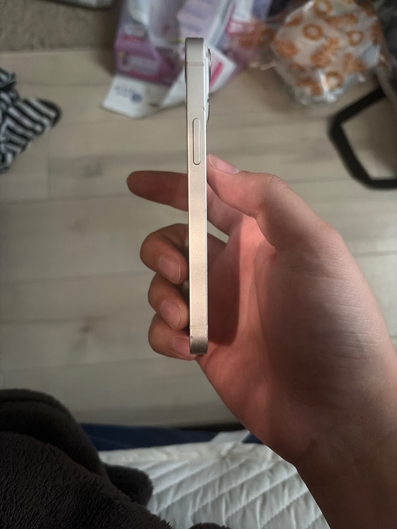iPhone iPhone 13 mini 128GB Softbank（スマホ）の商品画像 - 査定依頼日：2026年8月6日 - 最高査定価格：23,000円