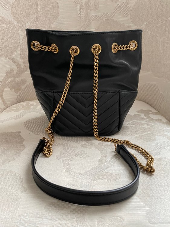 ミニ　ショルダーバック（ブランドバッグ）の商品画像 - 査定依頼日：2023年4月8日 - 最高査定価格：170,000円