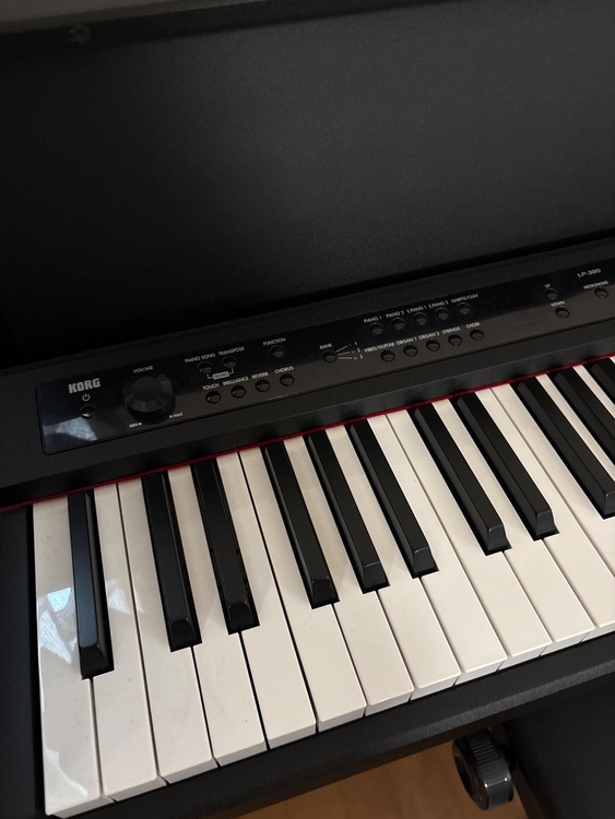 korg（ピアノ・楽器・PA機材）の商品画像 - 査定依頼日：2026年3月15日 - 最高査定価格：5,000円