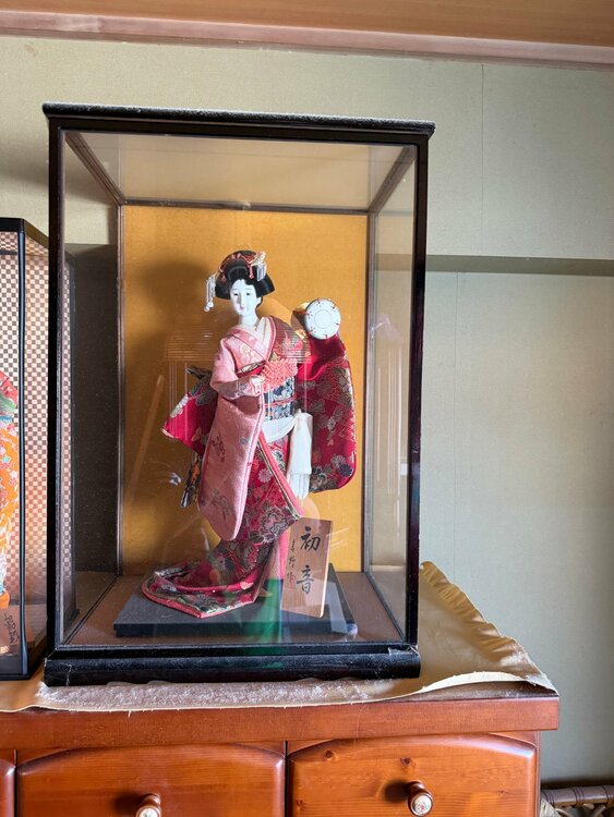 日本人形（美術品・骨董品）の商品画像 - 査定依頼日：2026年8月16日 - 最高査定価格：3,000円