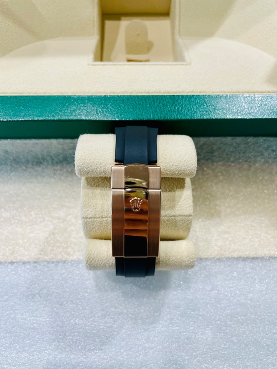 ロレックス スカイドゥエラー 336235（高級時計）の商品画像 - 査定依頼日：2025年6月23日 - 最高査定価格：6,200,000円