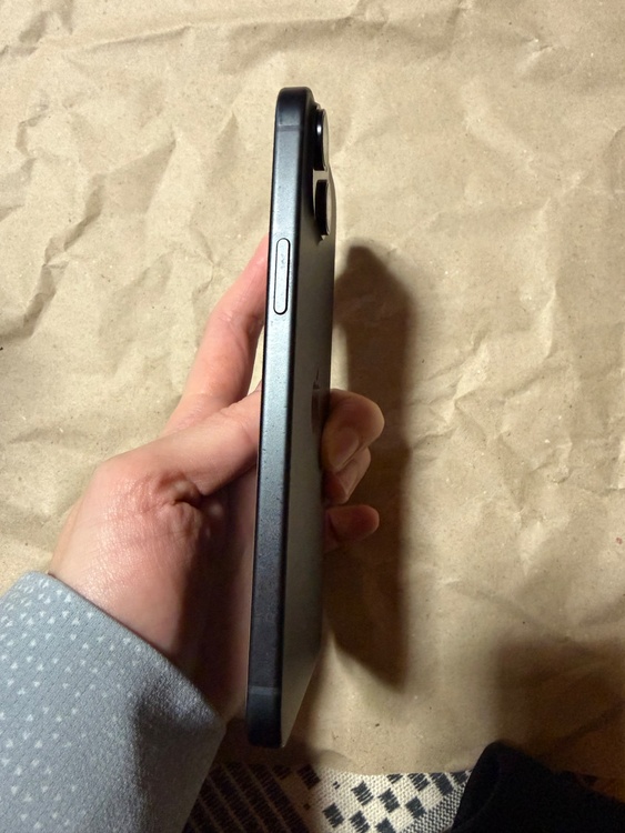 iPhone15plus SIMフリー（スマホ）の商品画像 - 査定依頼日：2026年5月4日 - 最高査定価格：70,000円