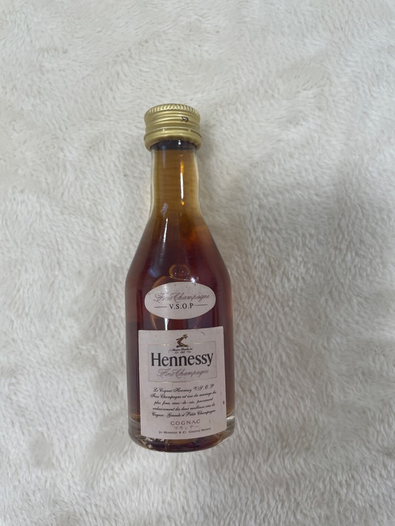 ヘネシー（お酒）の商品画像 - 査定依頼日：2025年7月20日 - 最高査定価格：10円