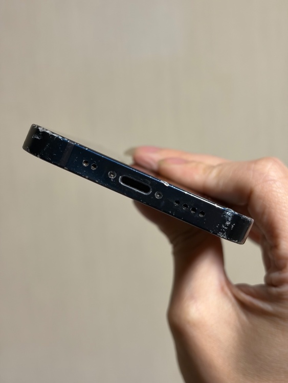 iPhone 12mini（スマホ）の商品画像 - 査定依頼日：2026年9月4日 - 最高査定価格：14,000円